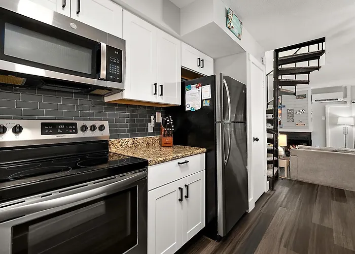 Renovated 2 Bedroom, 2 Floor With Spiral Staircase Ferienhaus *