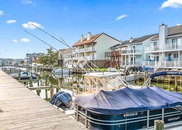Renovated 2 Bedroom, 2 Floor With Spiral Staircase Ocean Stadt