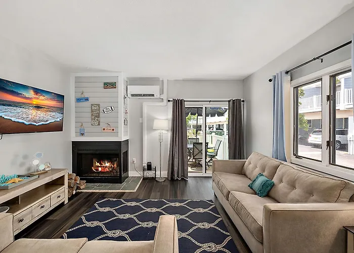 Renovated 2 Bedroom, 2 Floor With Spiral Staircase Ocean Stadt