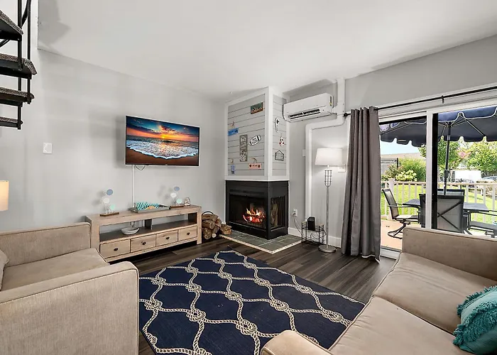 Renovated 2 Bedroom, 2 Floor With Spiral Staircase Ocean Stadt